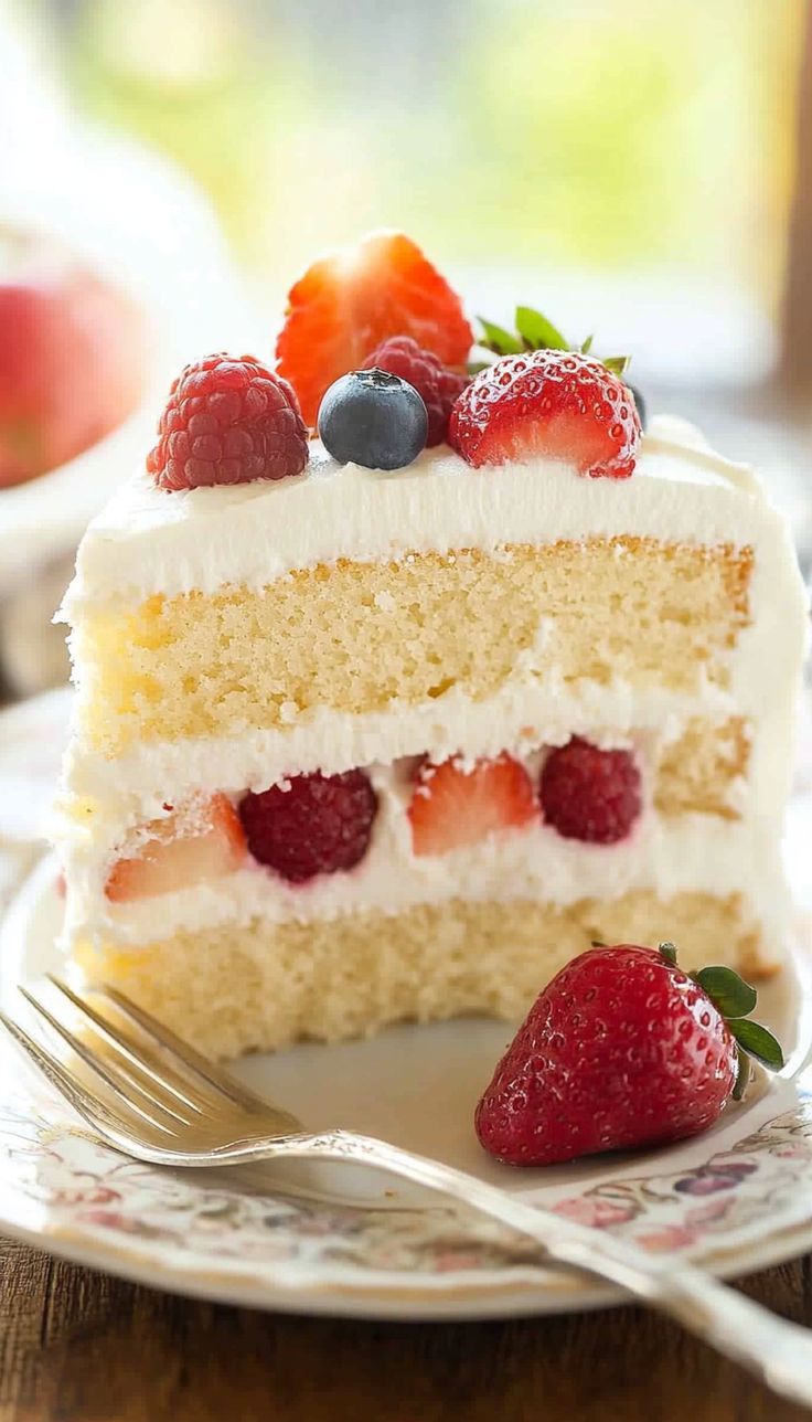 Fresh Fruits(Seasonal) Cake