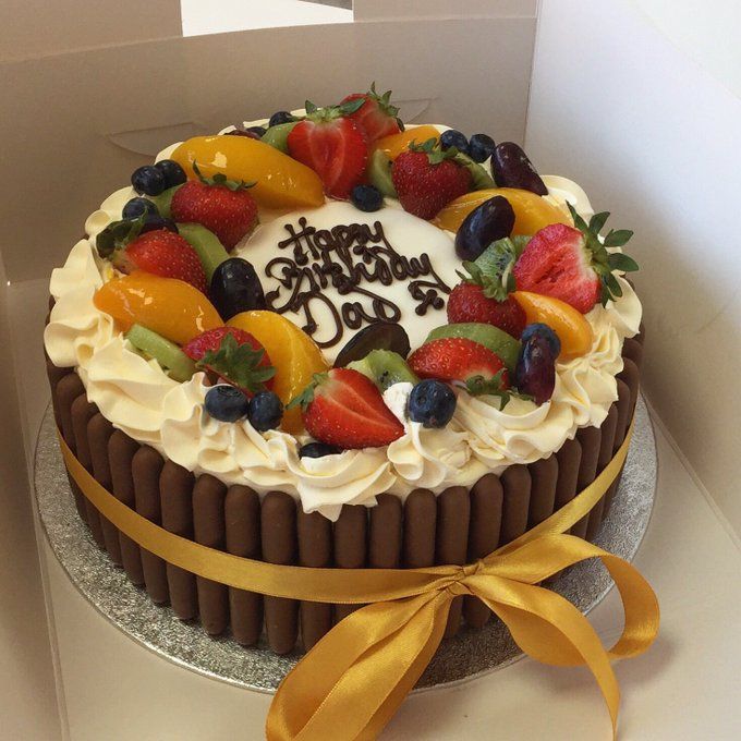 Fresh Fruits(Seasonal) Cake